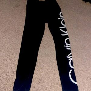 Calvin Klein leggings in good shape, barely worn.